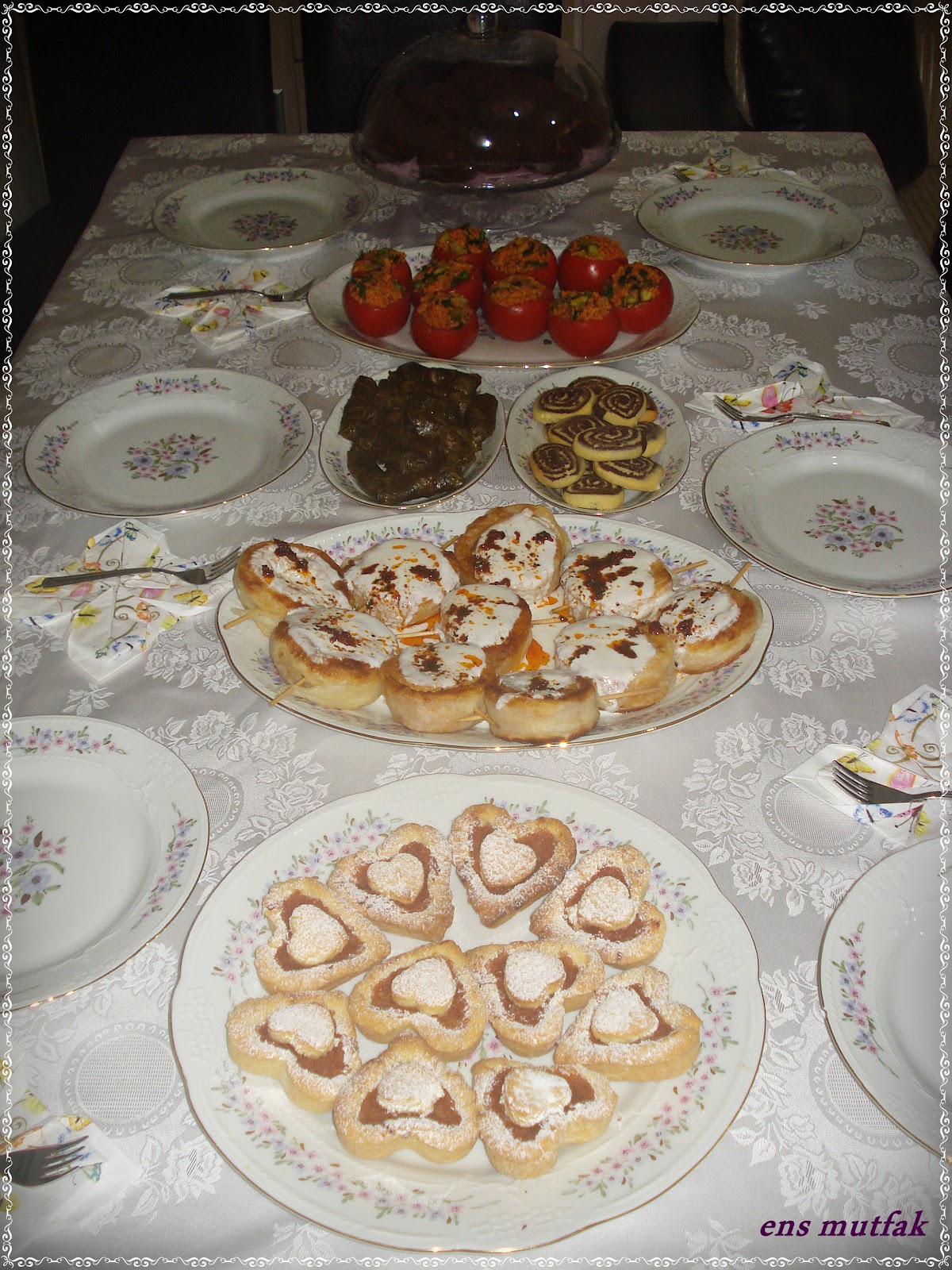 Mayıs 2012 ~ Mutfakta biri var!