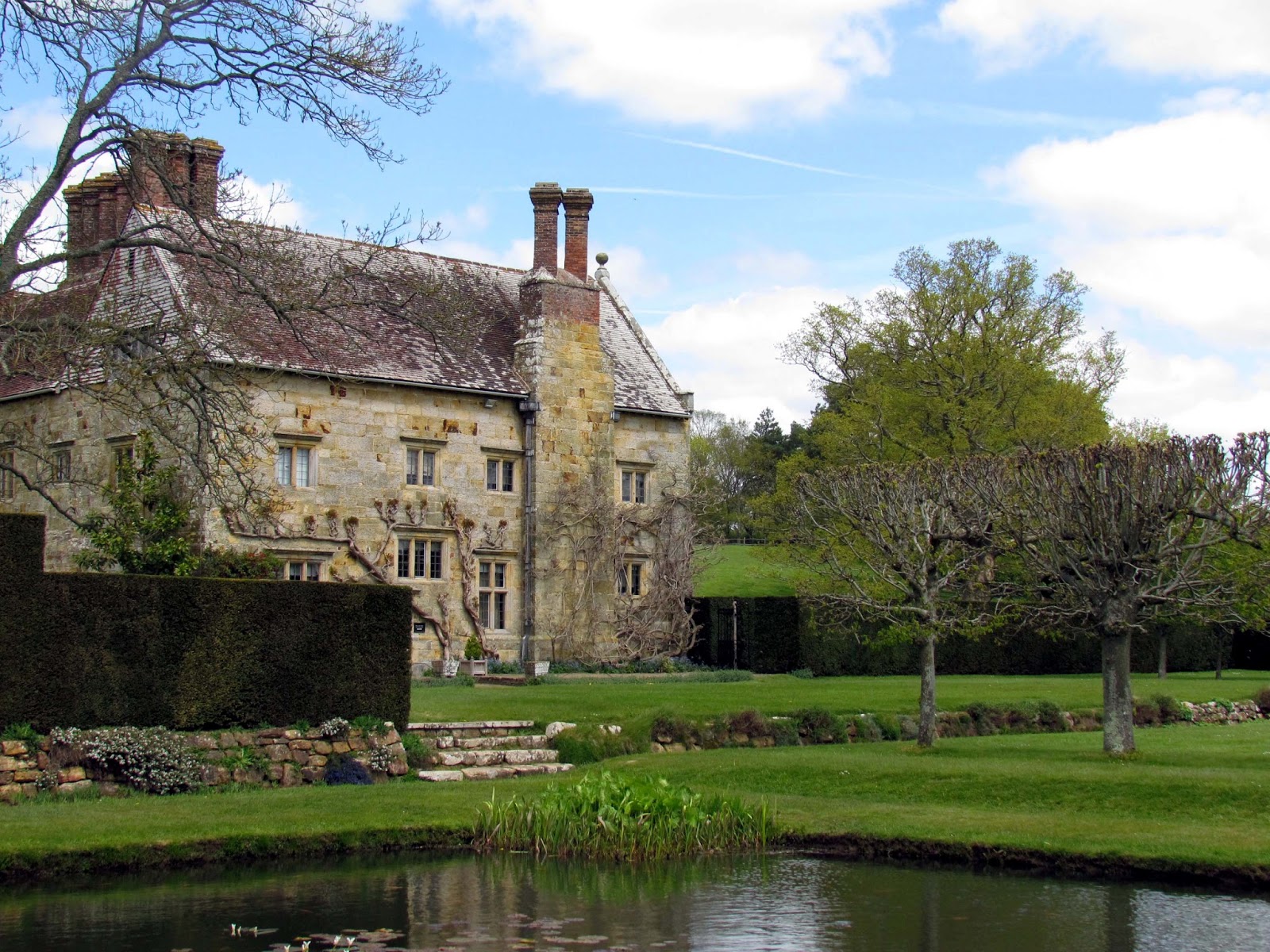 Book&aCuppa Bateman's, Home of Rudyard Kipling