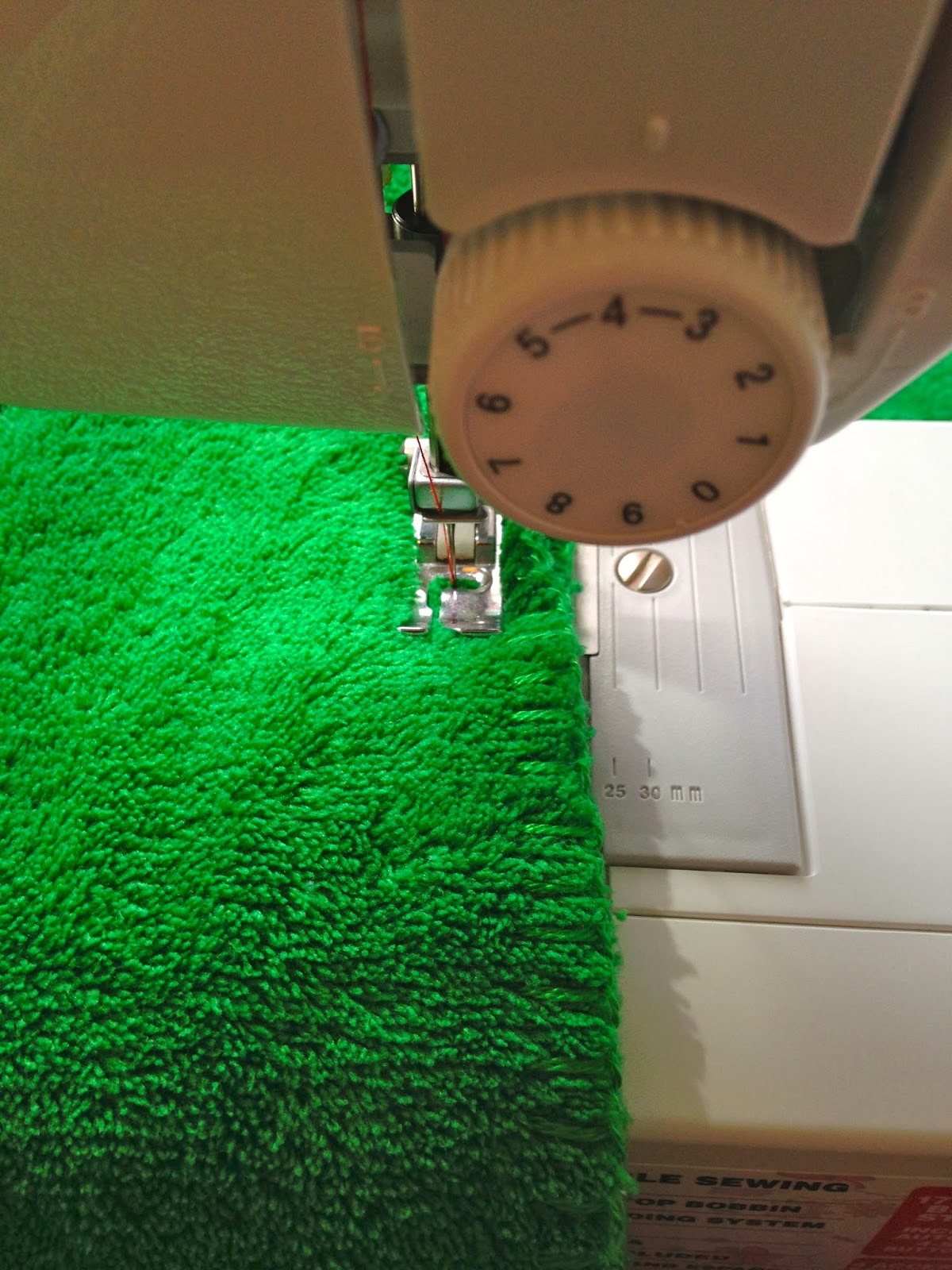 NikCreates A (very) easy and (very) cheap dog bed!