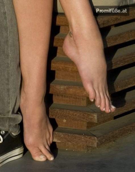 Ashlee Simpson Feet.