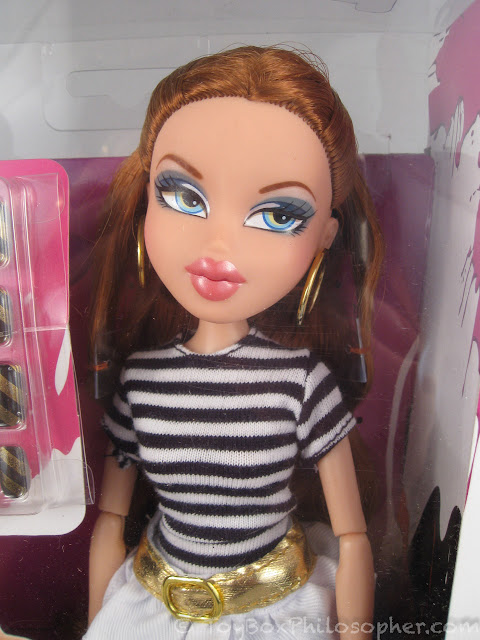 blonde hair brown eyed bratz doll