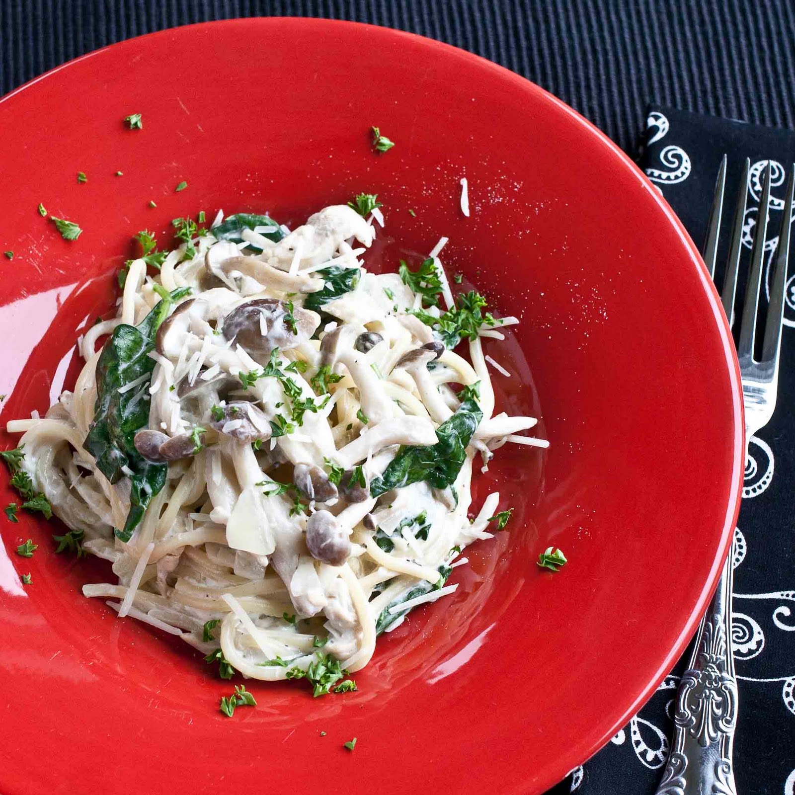 FOODjimoto Pasta with Chicken and Shimeji Mushrooms