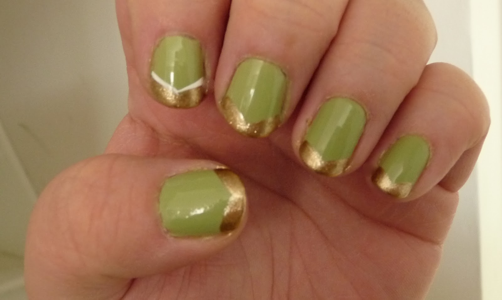 Gold And Green Nails