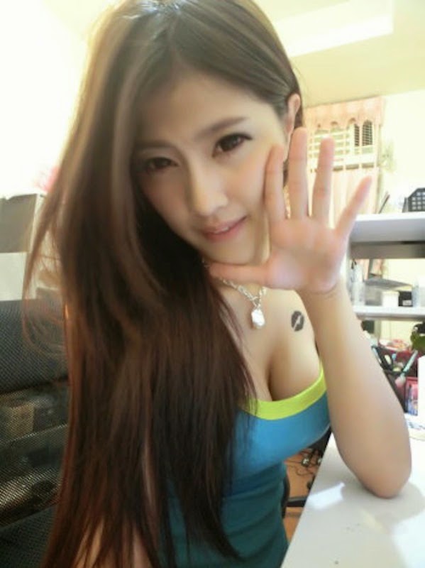 Foto Cewek Cakep T I C K E T