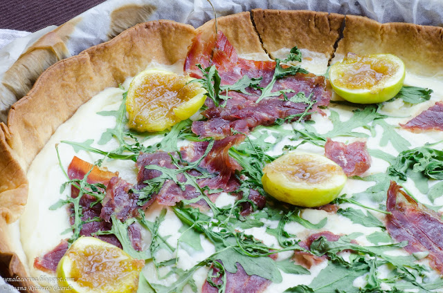 Tarta Salada Con Rucula, Jamón Ibérico E Higos.
