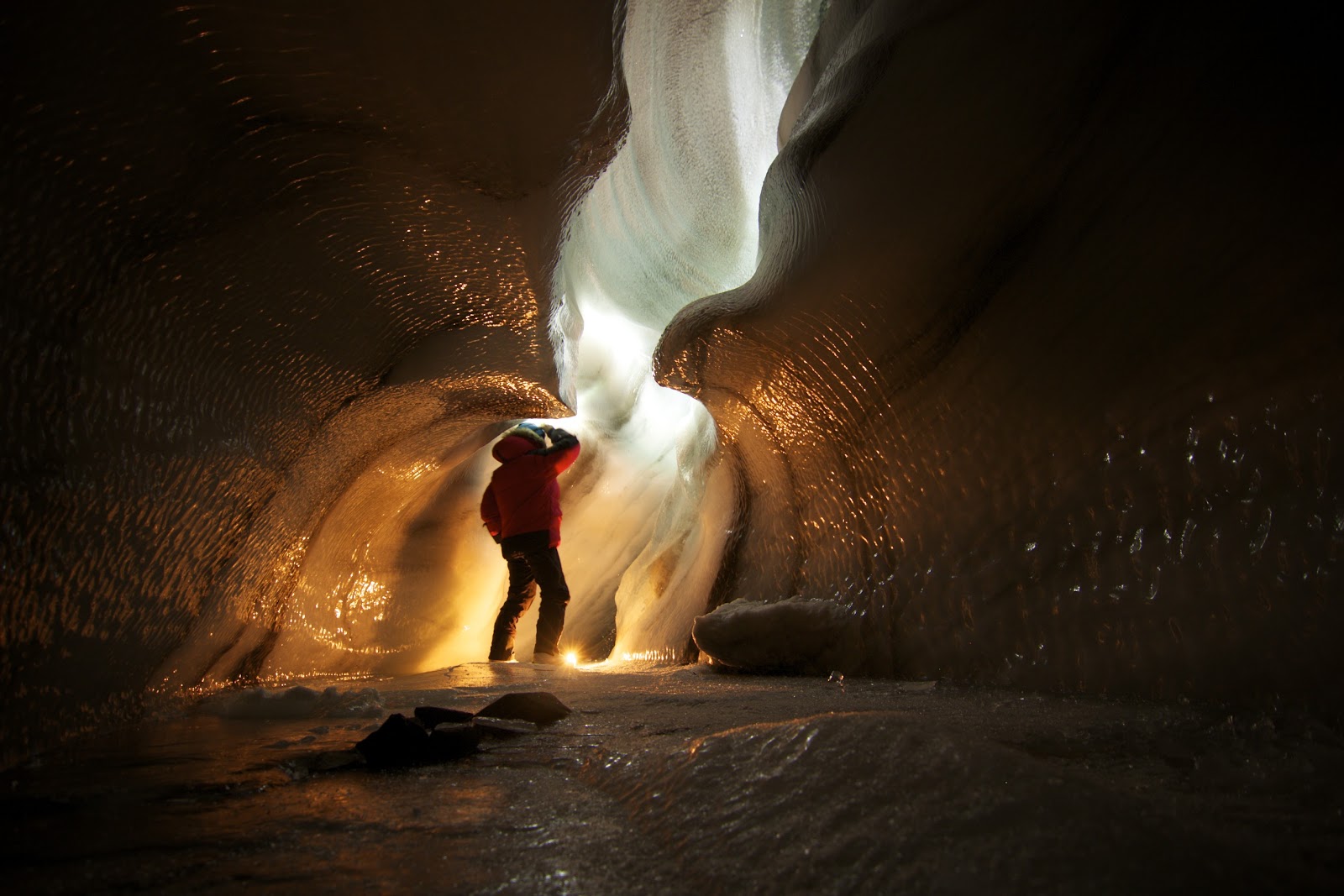 ледяные пещеры Шпицбергена