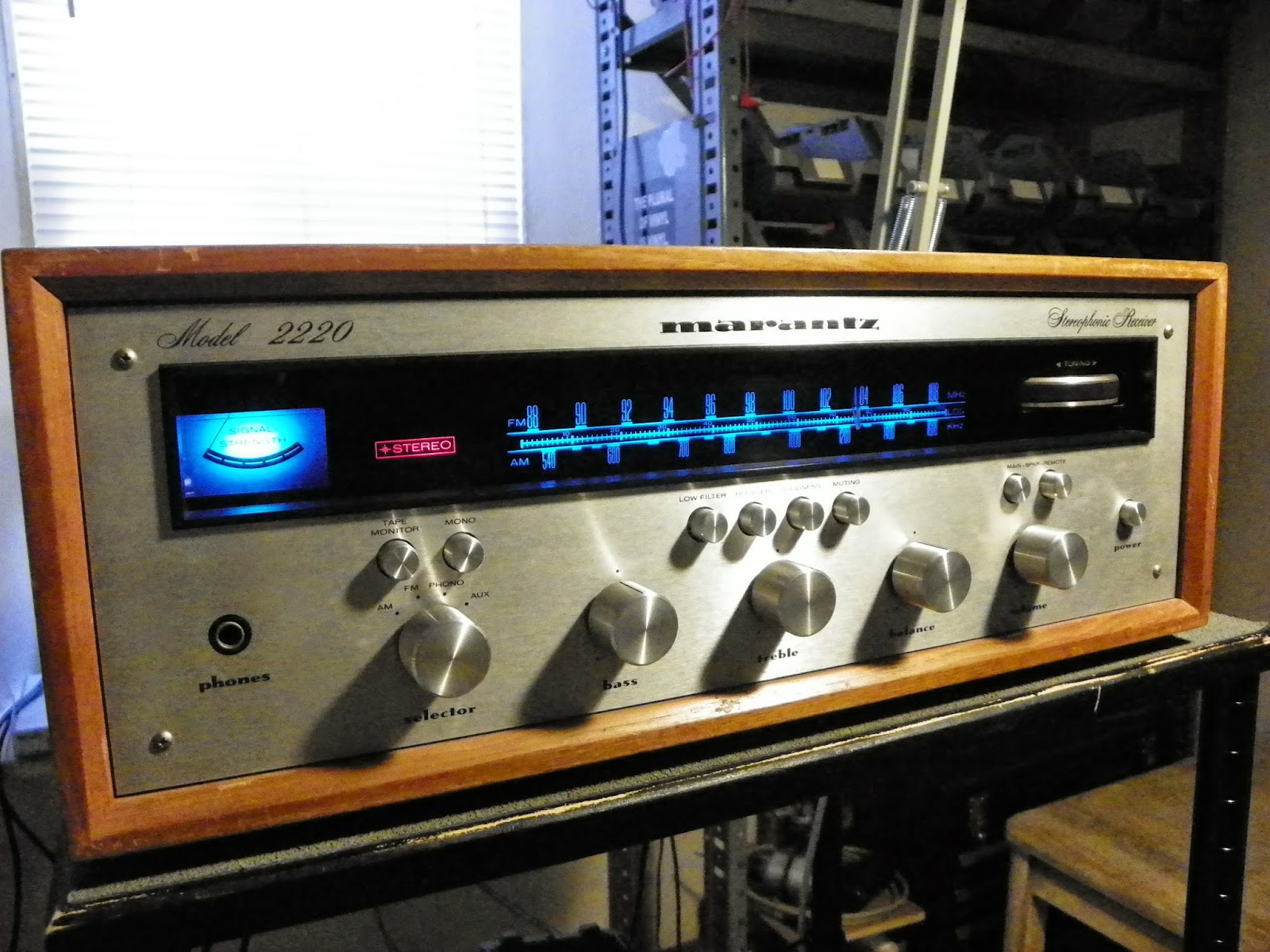 Vintage HiFi Audio Restorations Marantz 2220 Receiver (NonB)