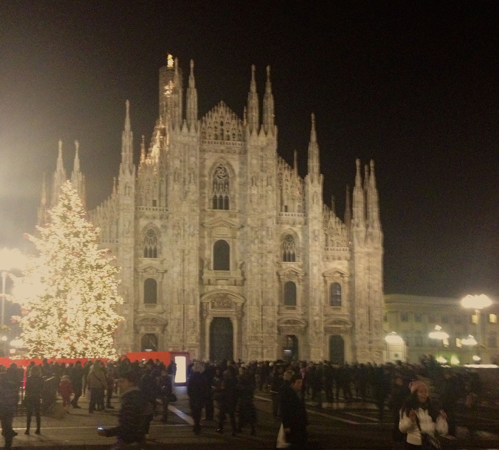 Buon Natale Lighted Sign.Foreign Medical School Adventures In Milan Italy Buon Natale