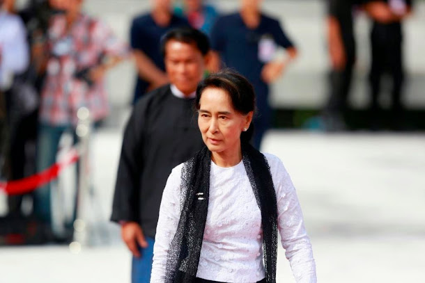 緬甸國務資政翁山蘇姬陷入鎮壓洛興雅穆斯林風暴,將缺席下周舉行的聯合國大會。 緬甸國務資政翁山蘇姬陷入鎮壓洛興雅穆斯林風暴,將缺席下周舉行的聯合國大會。