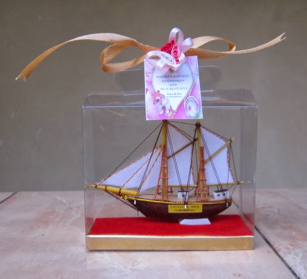 Miniatur Kapal Kerajinan Tangan Kapal Titanic Miniatur Kapal Kerajinan Tangan Kapal Titanic