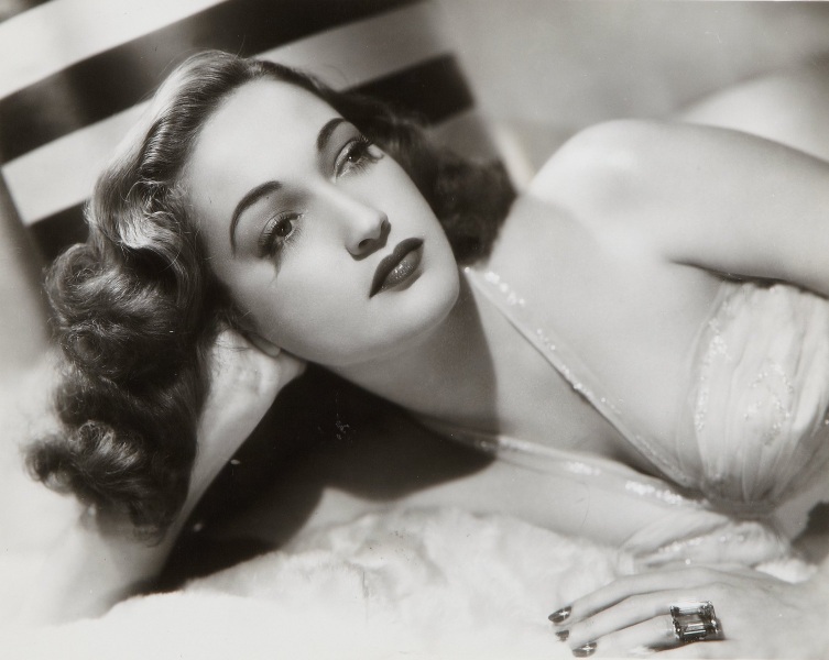 Одна девушка на семерых. Lily Lamour Одна девушка на семерых. Lily Lamour