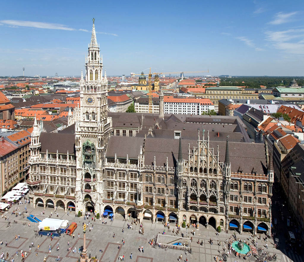 [Image: munich-main-square.jpg]