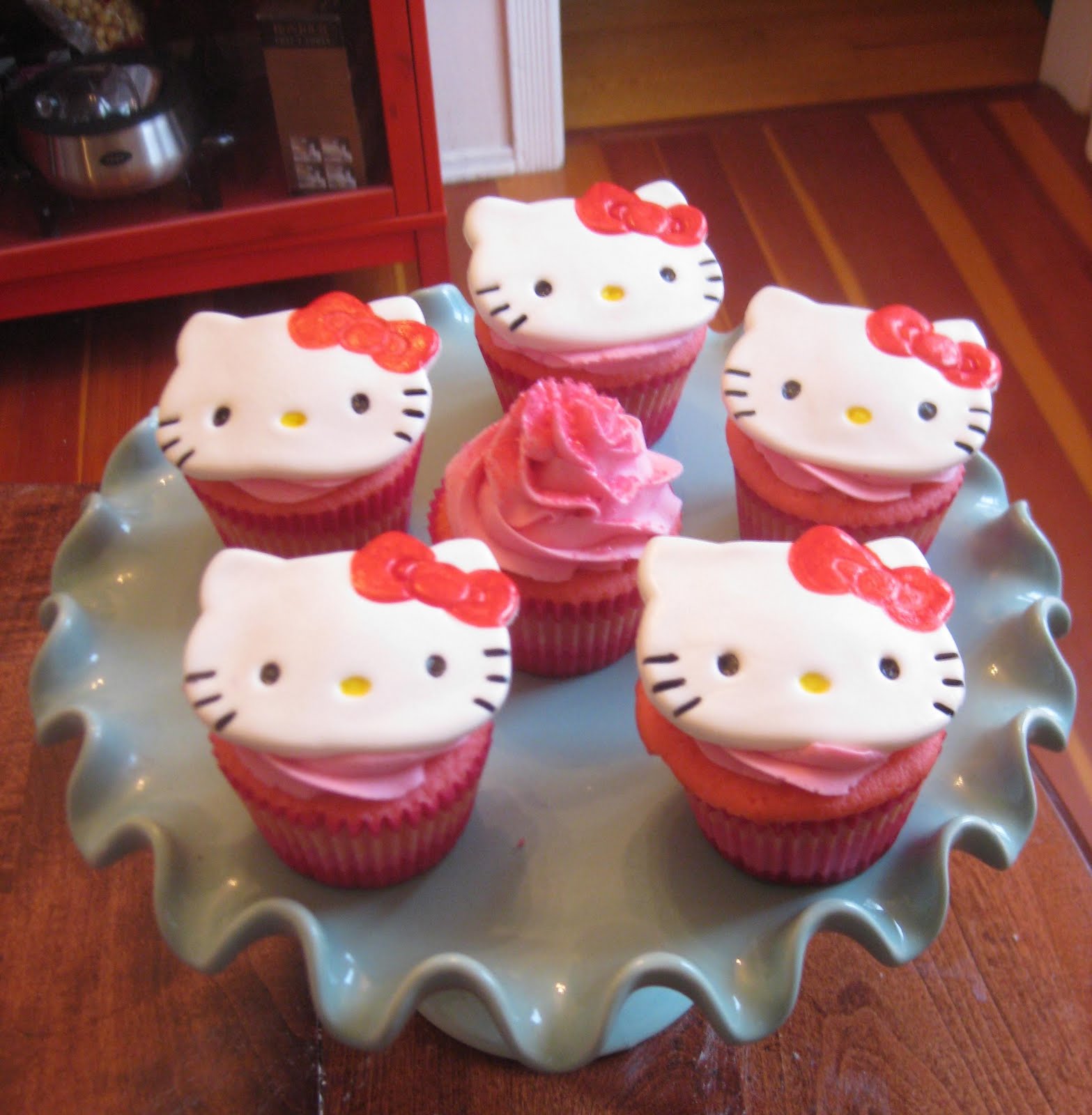 Pixie Crust: Hello Kitty Cupcakes- Pink Velvet Stuffed with White  Chocolate Raspberry Cheesecake