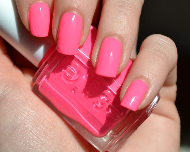 makeupvitamins essie punchy pink