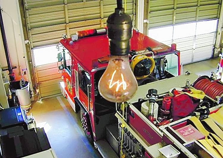 PUESTA EN VALOR: UNA BOMBITA DA LUZ HACE 110 AÑOS