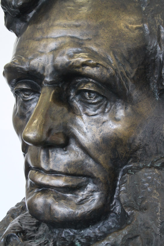 Public Art in Chicago IIT Campus [Abraham Lincoln by Gutzon