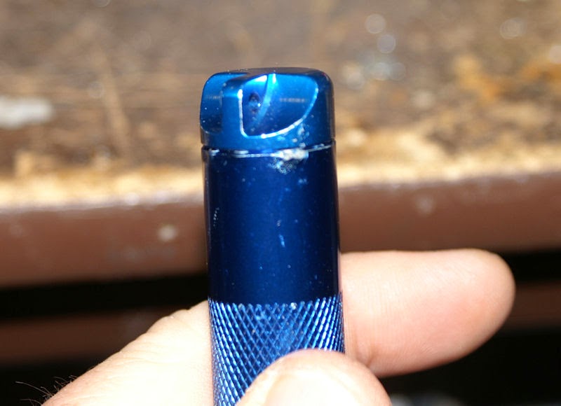Robert's Tech blog. Removing stuck batteries from a 2 AA Maglite