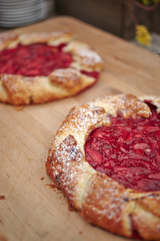 Della Fattoria stawberry rhubarb galette