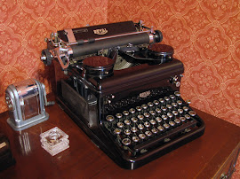 Royal KHM Typewriter