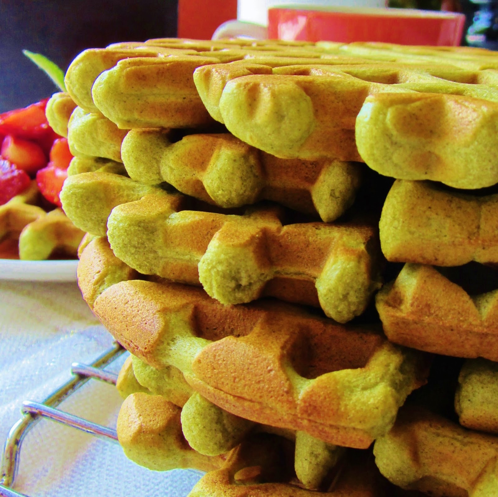 Let's eat......simple! Simple Green Tea Waffles & HoneyStrawberry Syrup
