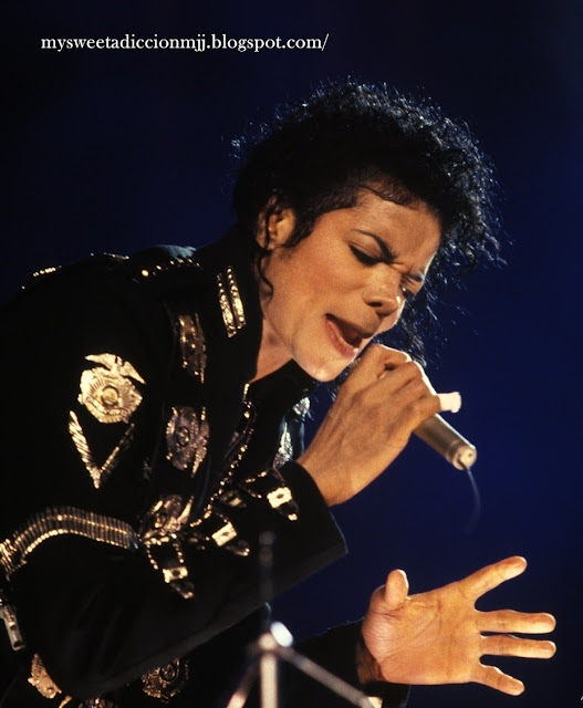 MICHAEL-michael-jackson-18154440-928-1127.jpg