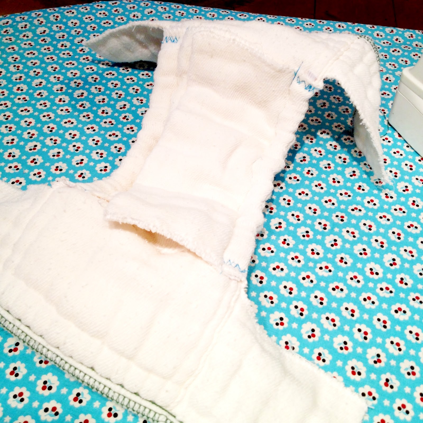 The Handmade Dress: Diaper Tutorial: How to make a fitted from a prefold.