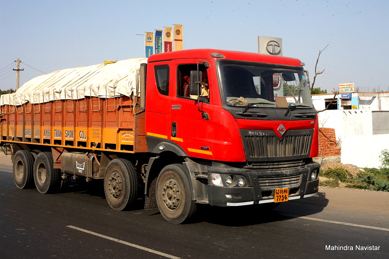 mahindra navistar trucks