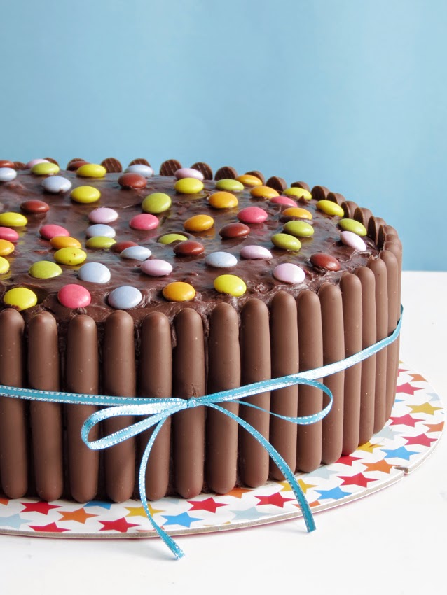 bolo de aniversário de chocolate
