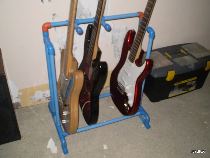 ...dF/X... my DIY Guitar Rack using PVC pipes