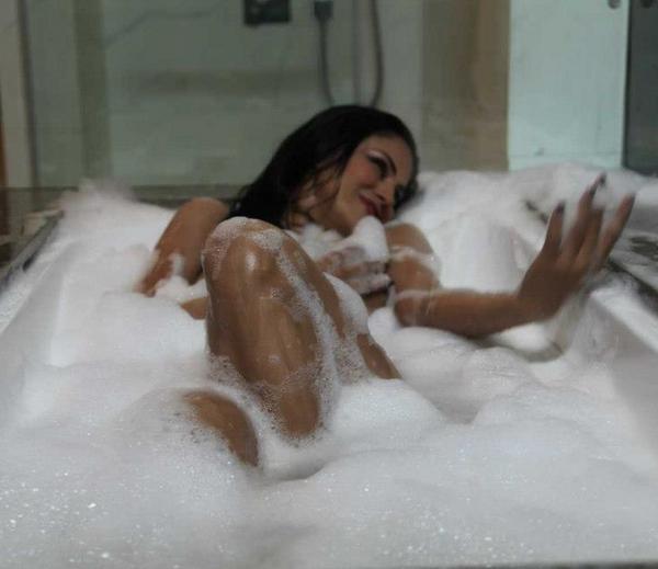 handjob while sleeping italian girl big boobs nude