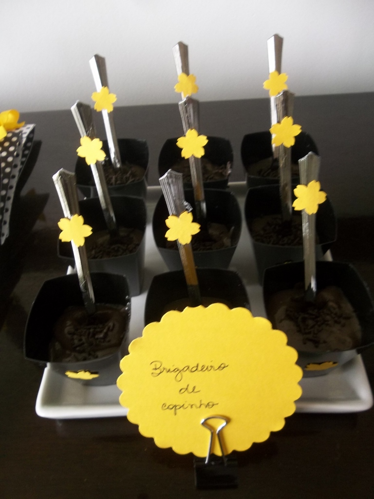 decoracao amarelo branco e preto: Coisas e Fatos: Decoração de aniversário preto, branco e amarelo decoracao amarelo branco e preto: Coisas e Fatos: Decoração de aniversário preto, branco e amarelo