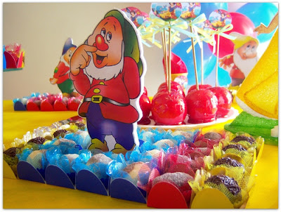 como decorar con globos para cumpleaños de frozen decoraci 243 n de fiestas infantiles de blanca nieves y los 7 como decorar con globos para cumpleaños de frozen decoraci 243 n de fiestas infantiles de blanca nieves y los 7
