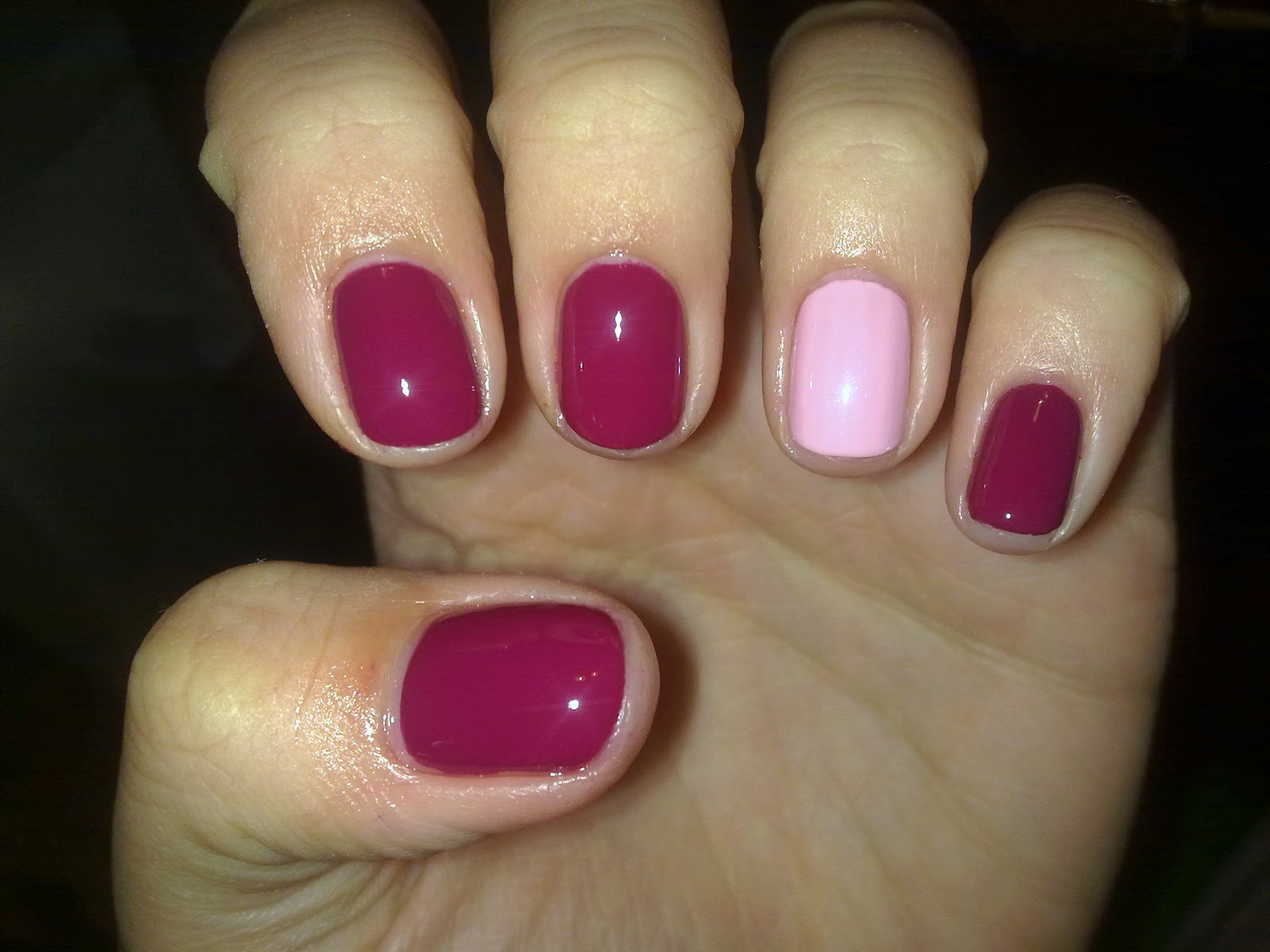 Beauty Charm Painting Your Ring Finger A Different Color!