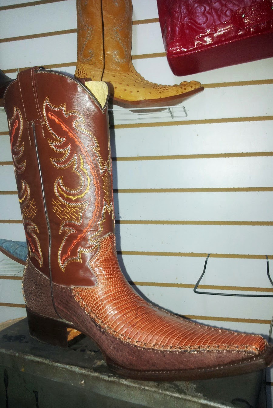 botas vaqueras de piel de lizard