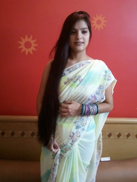 seduced by her fingers hot delhi teenagers girl