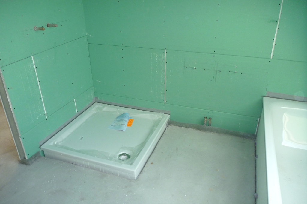 2012 at HOME ***: Anschluss an den Kanal, Aufbau der Wärmepumpe,