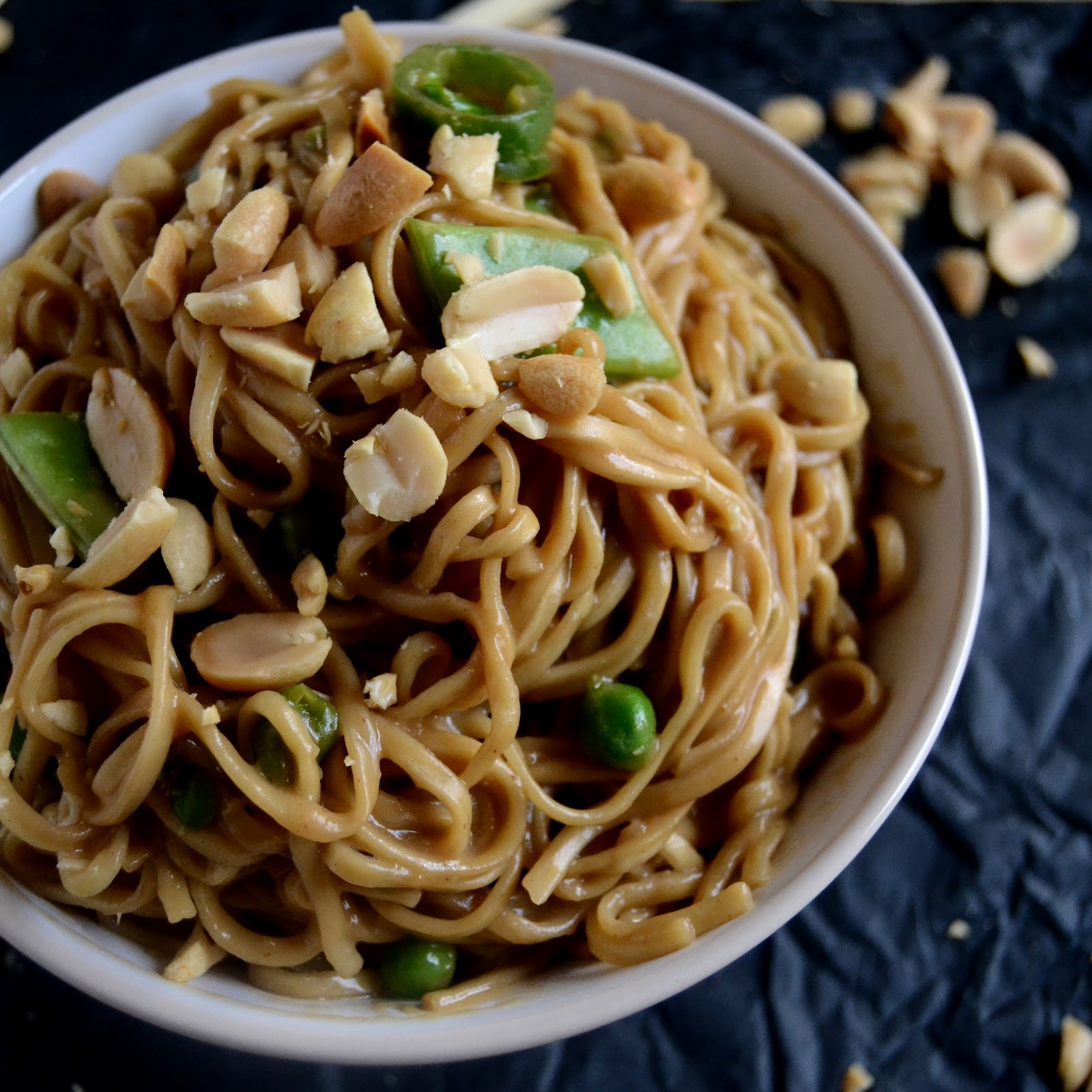 Contigo en la playa! NOODLES CON SALSA DE CACAHUETE PICANTE