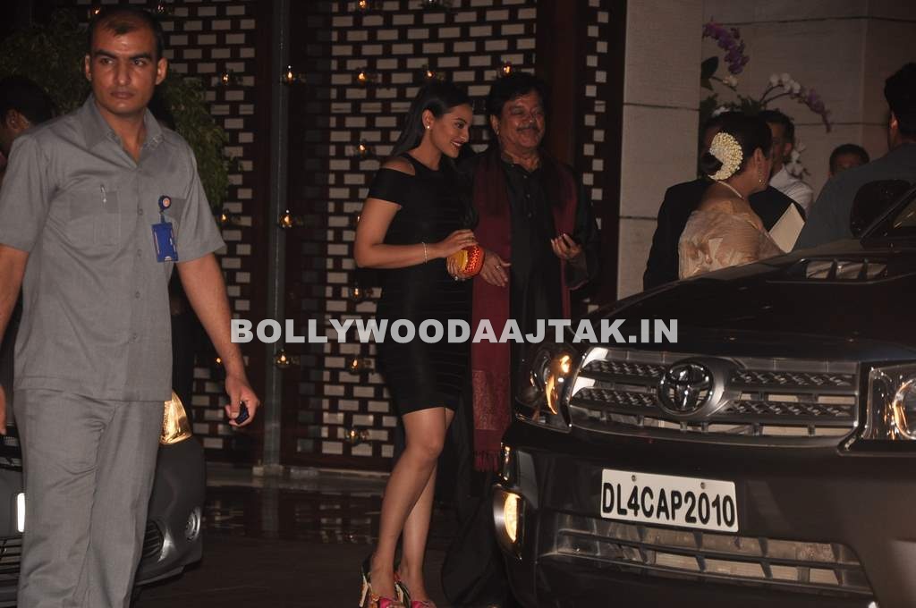 Sonakshi Sinha at ambani party - Sonakshi Sinha at the Ambani party for Sachin Tendulkar