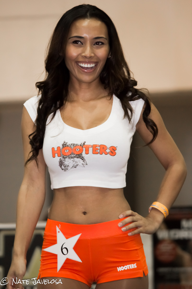 Nate Javelosa: The Fit Expo Los Angeles 2013: Hooters Invades the Octagon