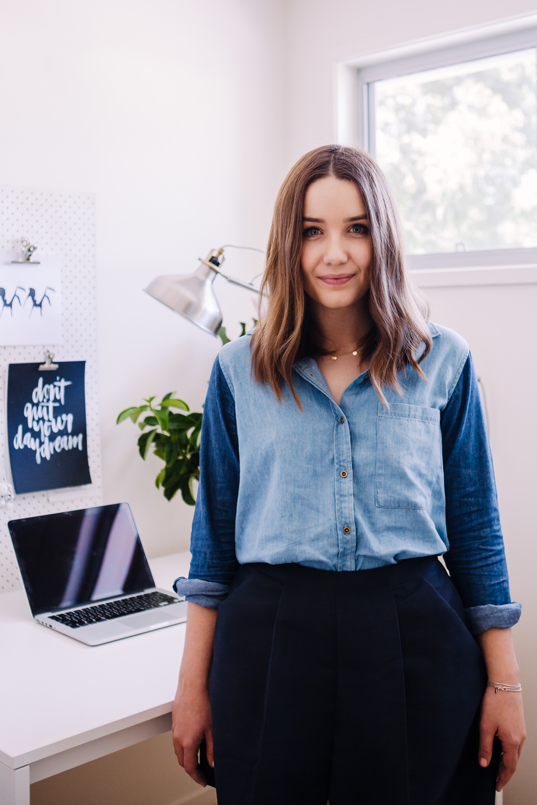 Blog Camille Nathania Behind the scenes with Jasmine Dowling.