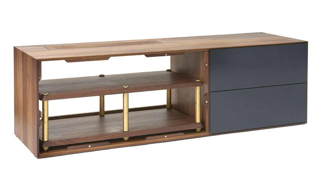 Mono and Stereo HighEnd Audio Magazine The Modulum highend audio Console