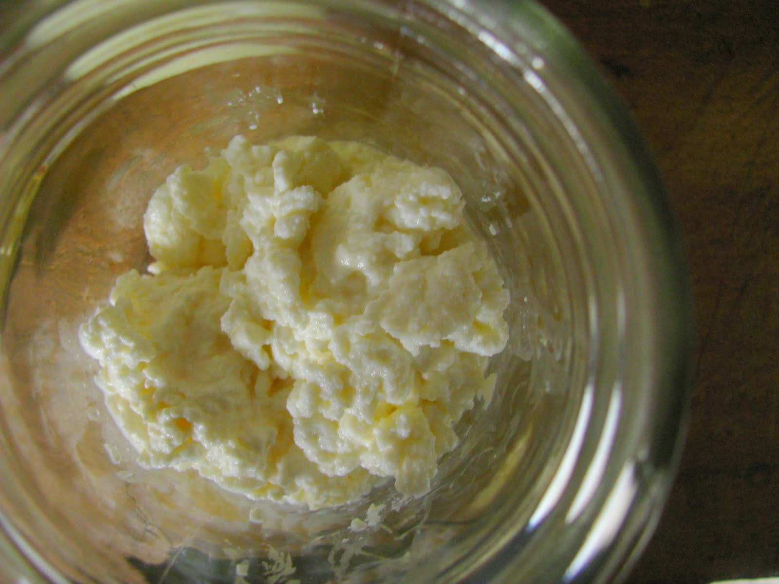 The Elliott Homestead Raw Cream Cheese. & Whey.