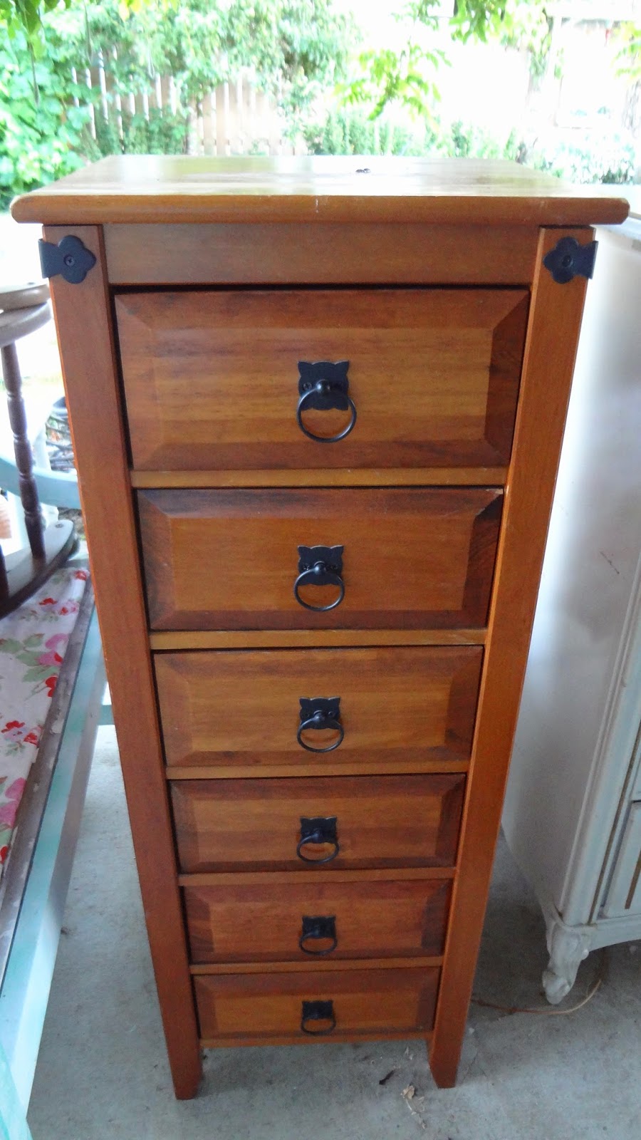 For the love of white Cute Little Telephone Table