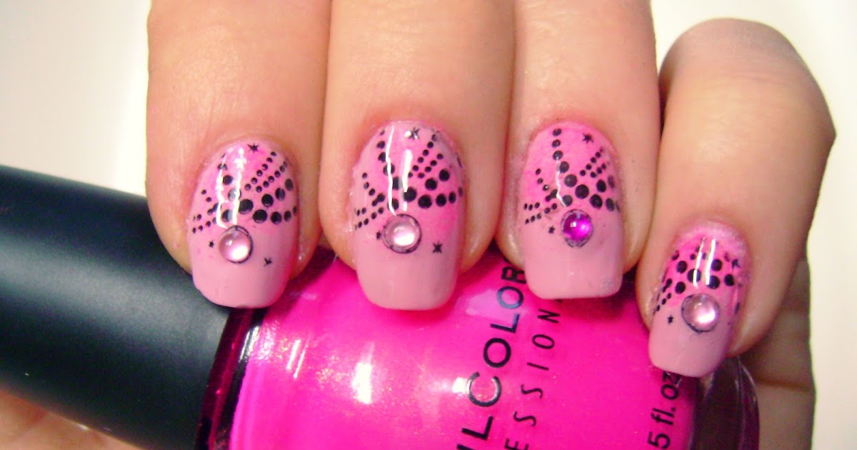 Konad Addict Necklaces on nails