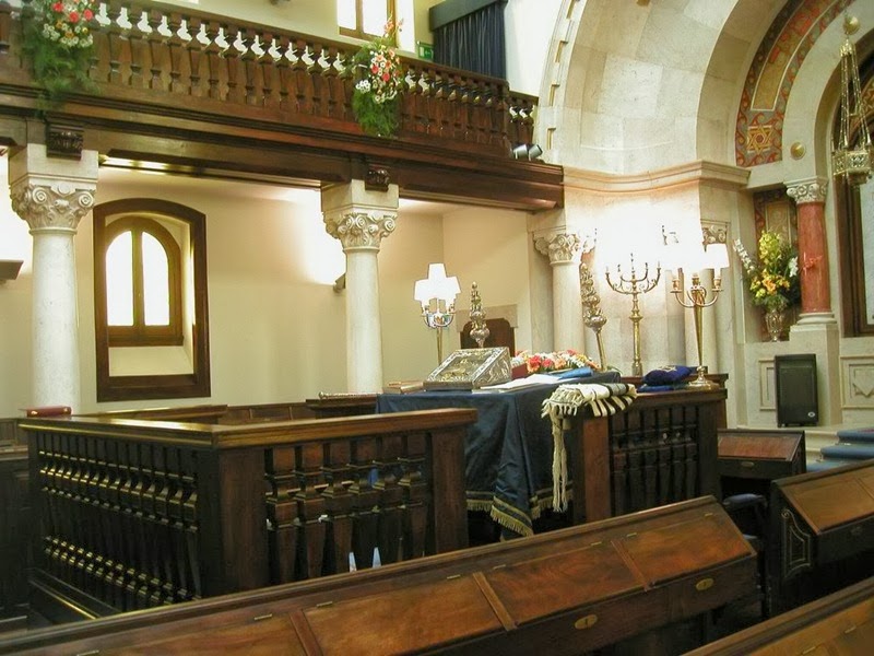 File:Interior da sinagoga de Lisboa, Shaarei Tikva.JPG - Wikipedia