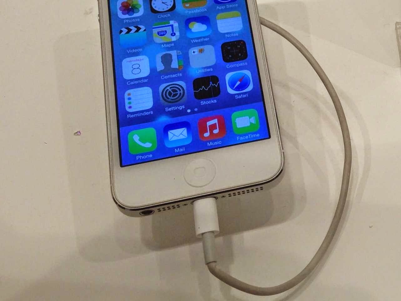 The Kasihs: TIPS PENJAGAAN IPHONE SUPAYA BATTERY TAHAN LEBIH LAMA. The Kasihs: TIPS PENJAGAAN IPHONE SUPAYA BATTERY TAHAN LEBIH LAMA.