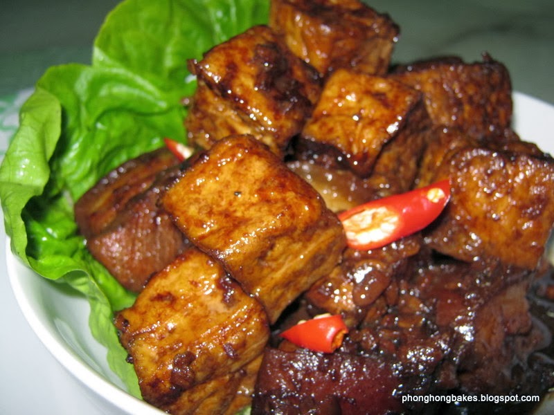 Phong Hong Bakes and Cooks! Stewed Pork Belly with Fried Tofu