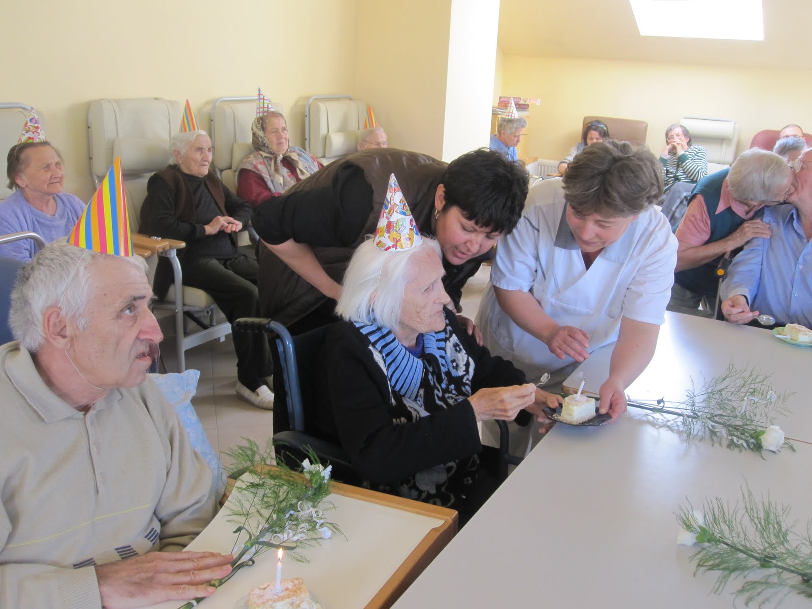 Geburtstagsfeier Fur Die Monate Juli August September Altenheim