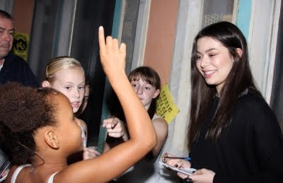 Miranda Cosgrove visita Broadway * Miranda Cosgrove visita Broadway *