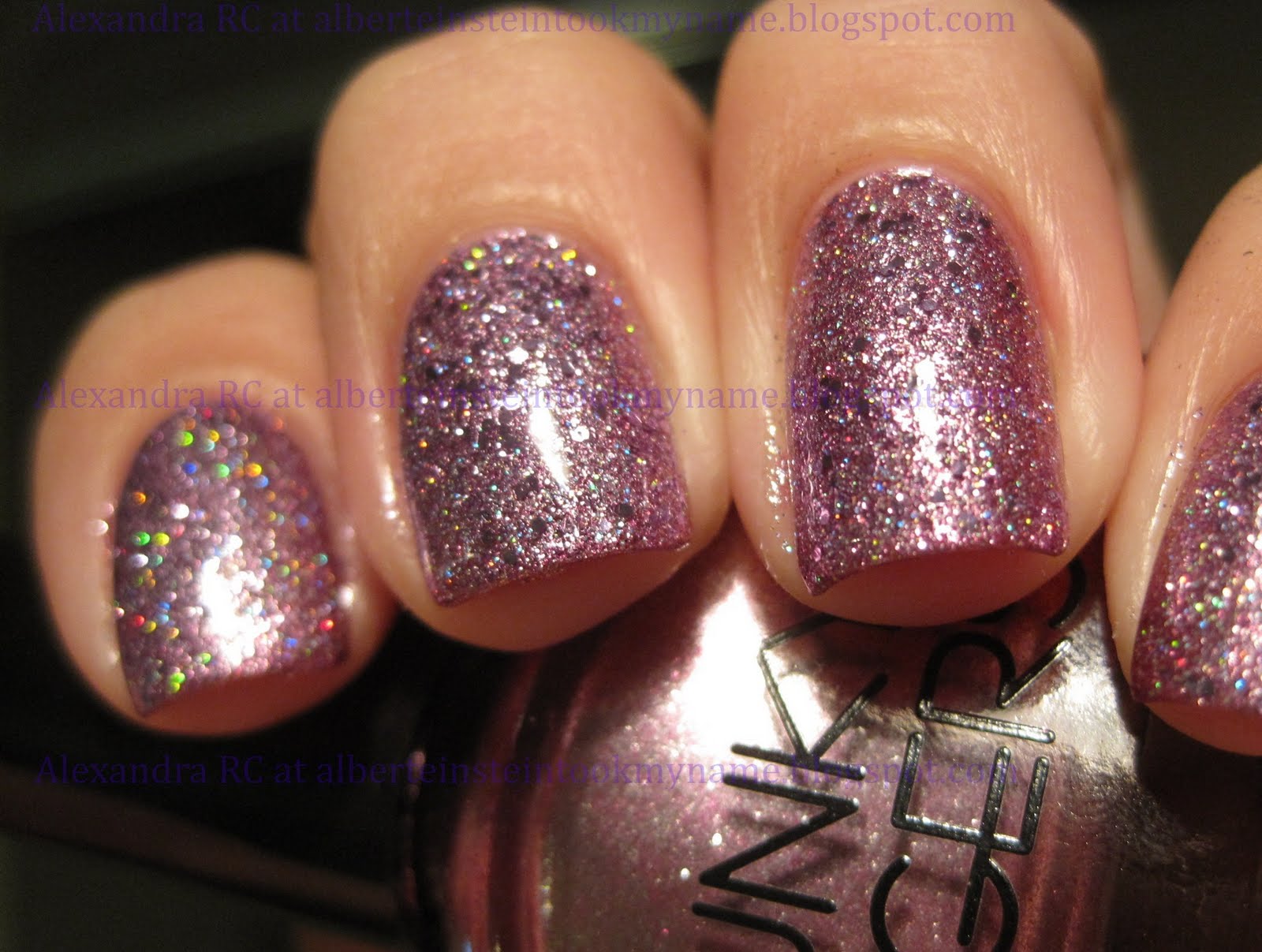 Sparkly Vernis Princess nails